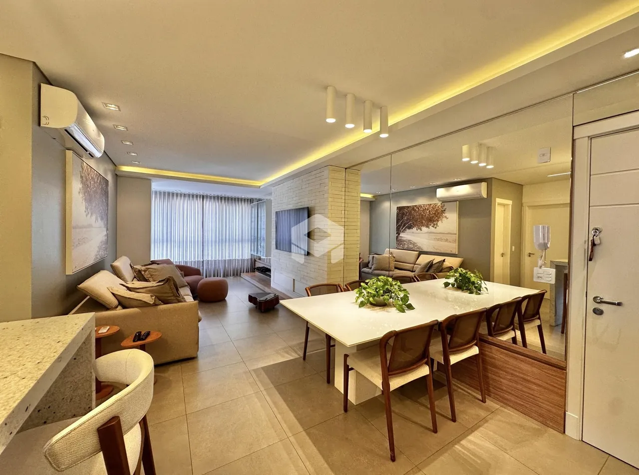 Apartamento com 2 dormitórios, foto 1