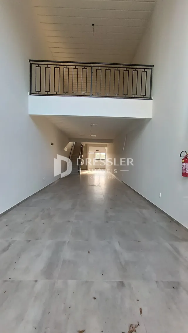 Corredor interno de um imóvel residencial em Lajeado.