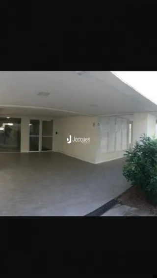 Vista externa da fachada de uma residência em Lajeado.