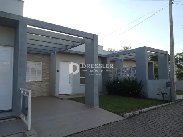 Casa geminada com 2 dormitórios