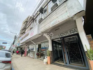 Fachada de um edifício comercial em Lajeado, Brasil.
