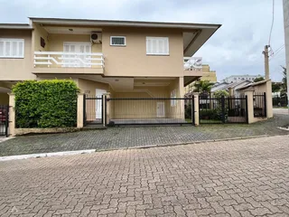 Sobrado com 4 dormitórios, foto 1