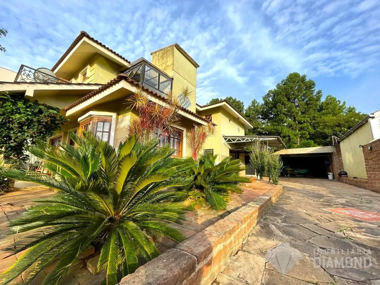 Casa com 4 dormitórios, foto 1