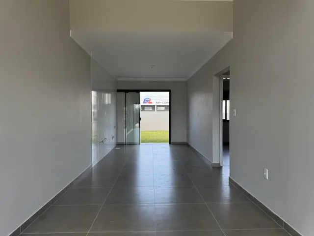 Casa geminada com 2 dormitórios