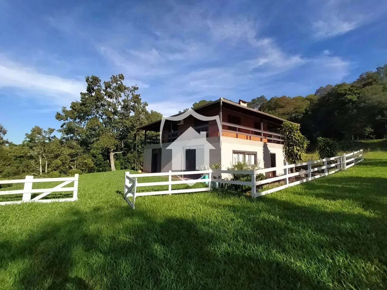 Área rural com 6 dormitórios, foto 1