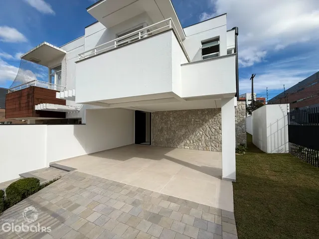 Sobrado com 3 dormitórios