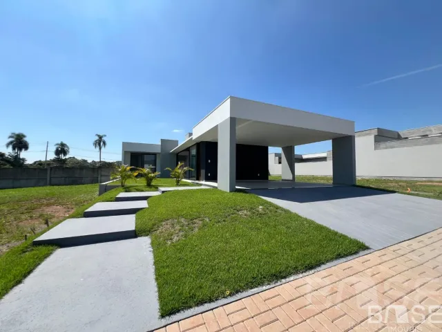 Casa com 3 dormitórios