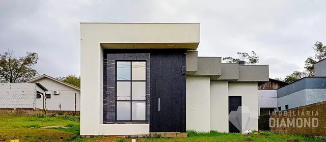 Fachada moderna de uma residência em Lajeado, Brasil.