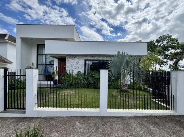 Casa com 2 dormitórios