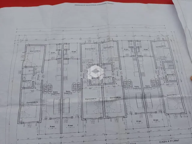 A planta baixa mostra o layout de uma residência em Lajeado.