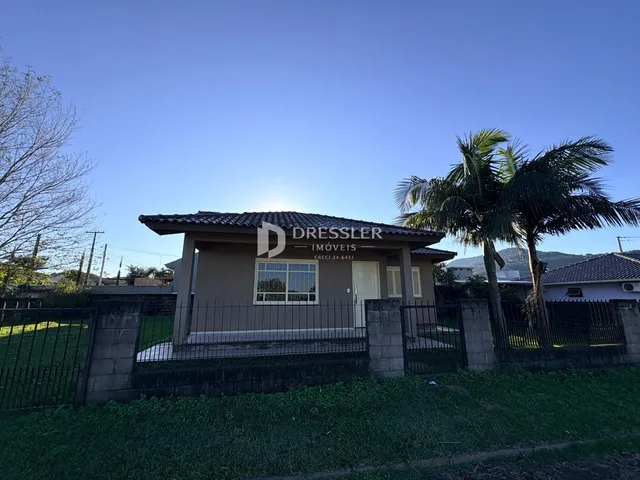 Casa com 1 dormitório