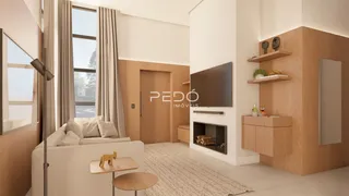 Sala de estar moderna com grande janela e decoração de madeira.