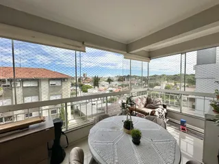 Vista panorâmica de um apartamento em Lajeado, Brasil, com vista para a cidade.