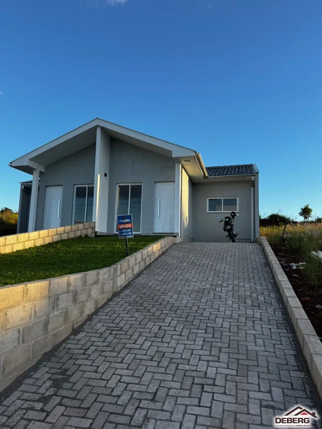 Casa geminada com 2 dormitórios