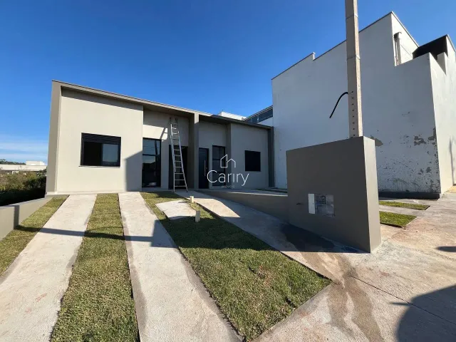Casa geminada com 2 dormitórios