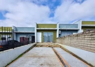 Casa geminada com 2 dormitórios