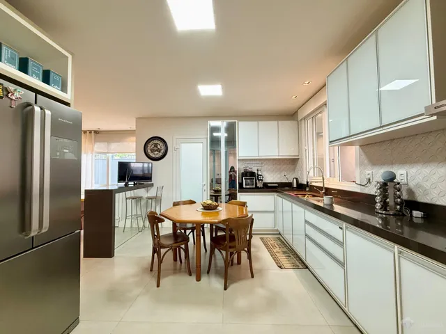 Casa com 4 dormitórios, foto 4